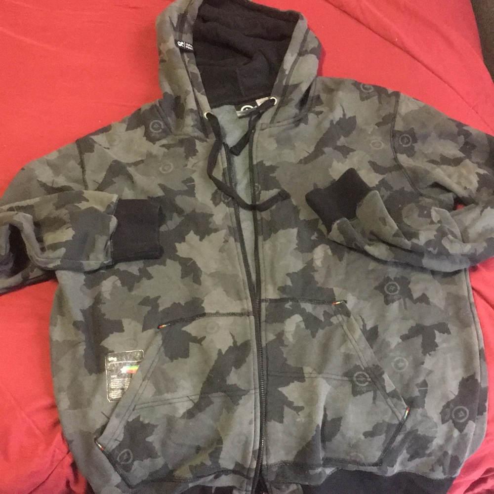 MEN’s LRG hoodie!